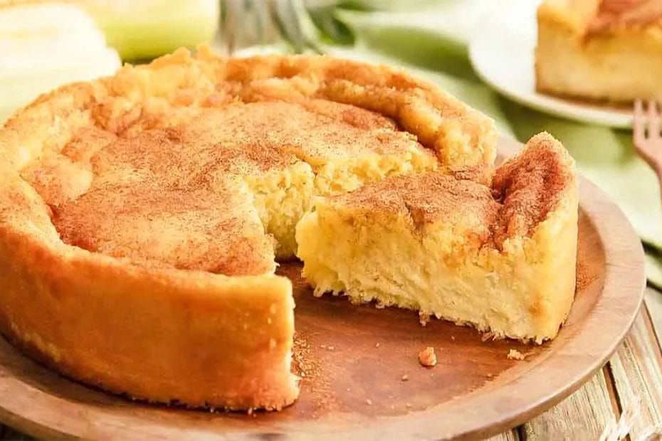 Bolo de milho cremoso com leite condensado e queijo ralado