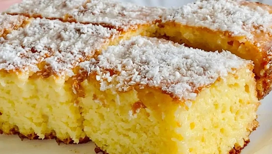 Bolo de coco simples e fofo de liquidificador