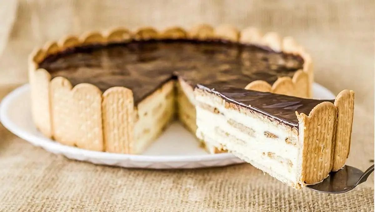 A melhor e mais fácil receita de Torta Alemã! Com dicas para o seu creme não talhar!