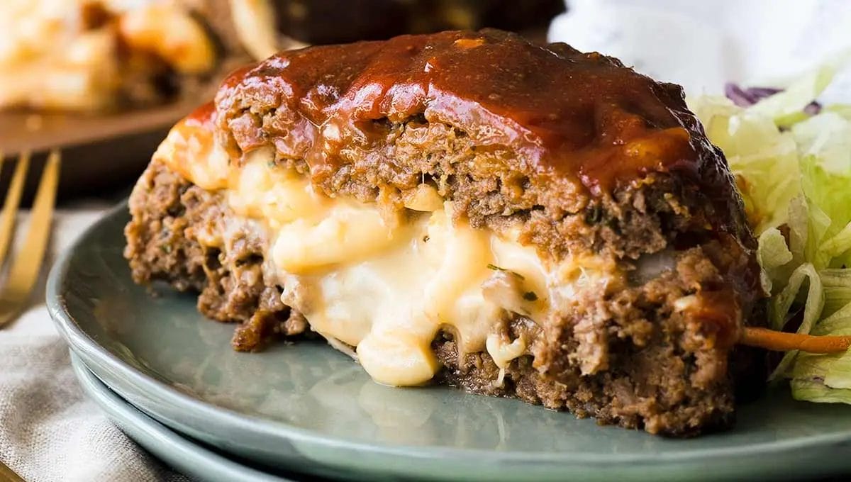 Bolo de carne moída com queijo