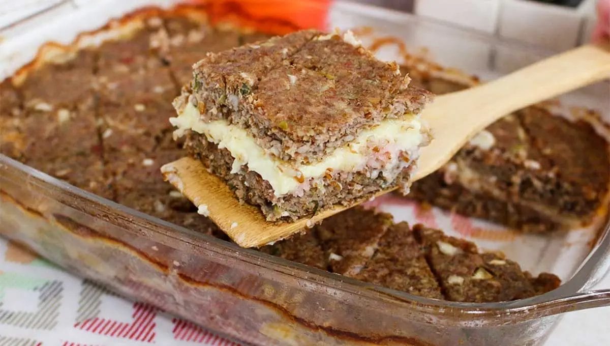 Quibe de forno recheado com queijo, uma receita prática que rende para família toda!