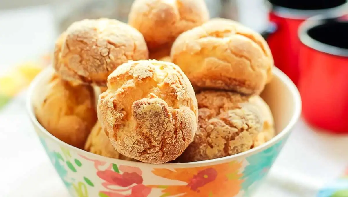 Broinha de fubá fácil, perfeito para o café da tarde!