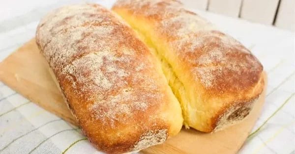 Pão de milho simples e recheado