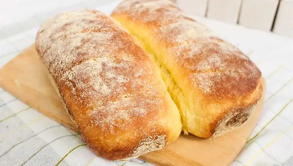 Aprenda a fazer pão de milho simples e recheado só com ingredientes simples e acessíveis!