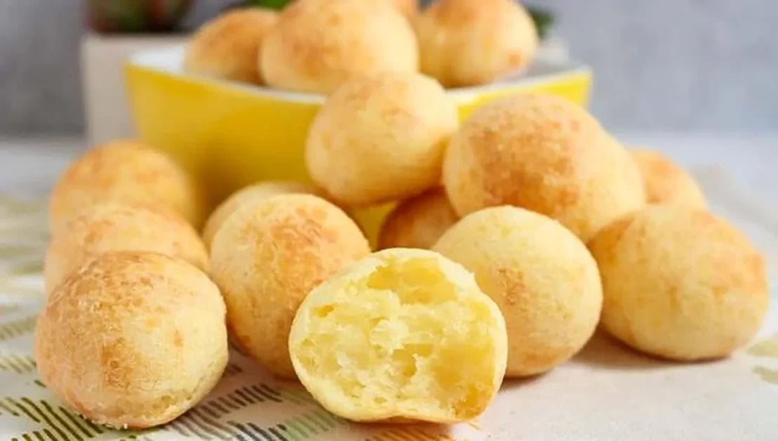 Pão de queijo com queijo minas