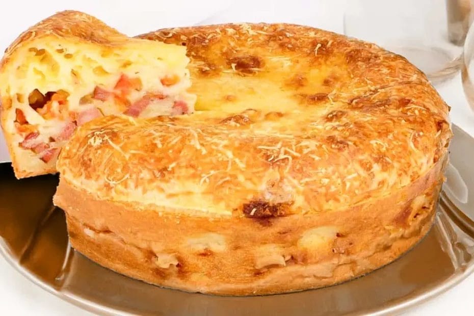 Torta de pão de queijo com bacon