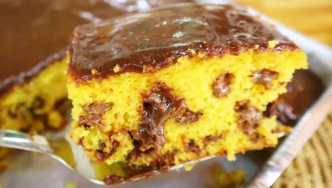 Bolo de cenoura trufado