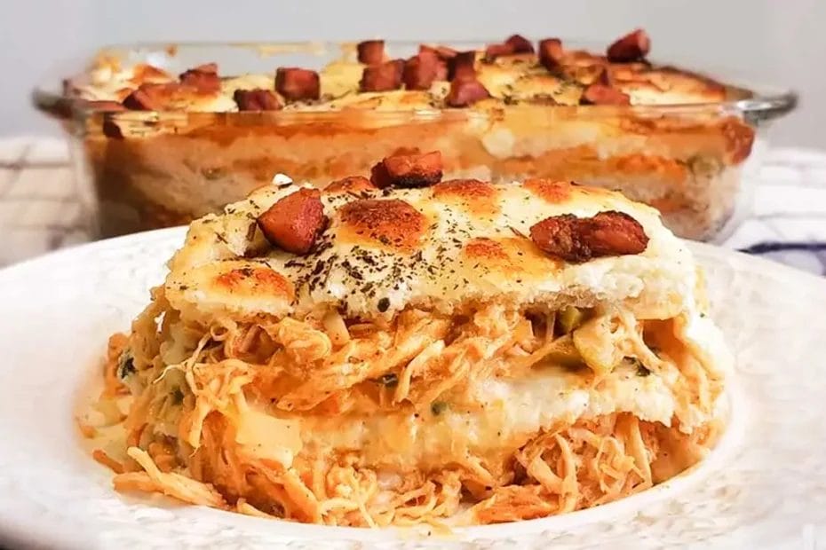 Lanche de forno com frango e bacon