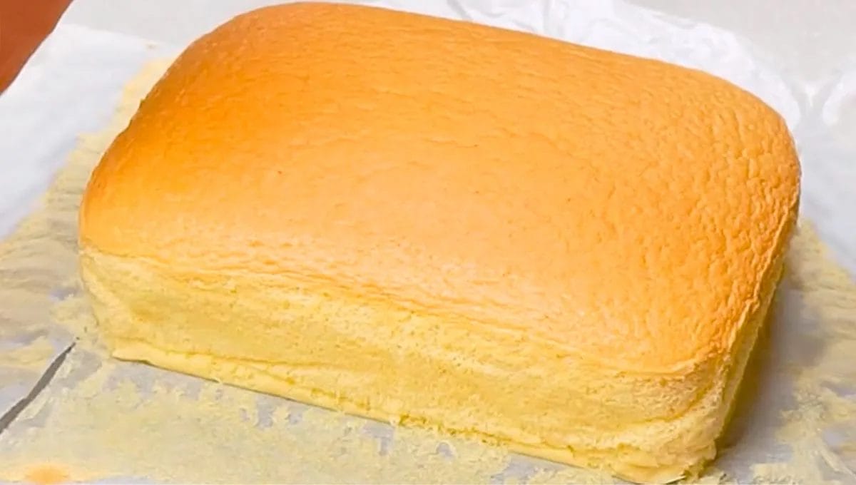 Aprenda a fazer bolo castella, levinho como nuvem, sem fermento e sem lactose!