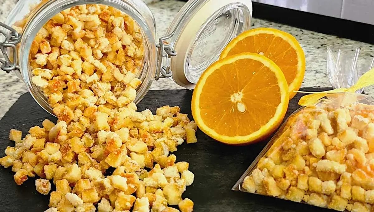 Não jogue cascas de laranja fora! Faça esse doce com apenas 2 ingredientes!