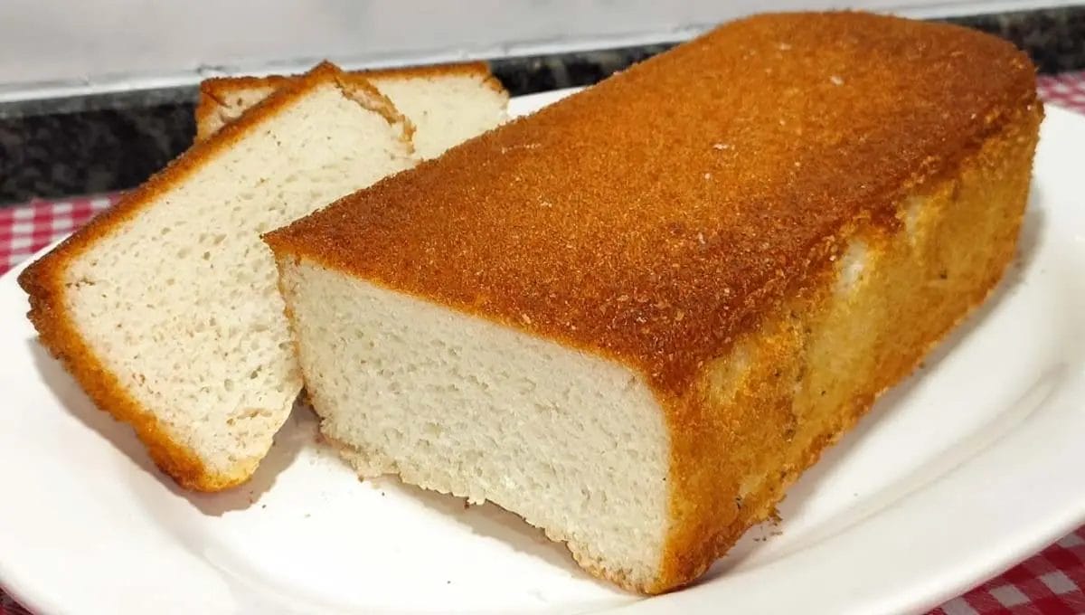 Pão de arroz cru sem leite, sem ovos, sem farinha de trigo e sem sova! Fofinho e rápido de fazer!