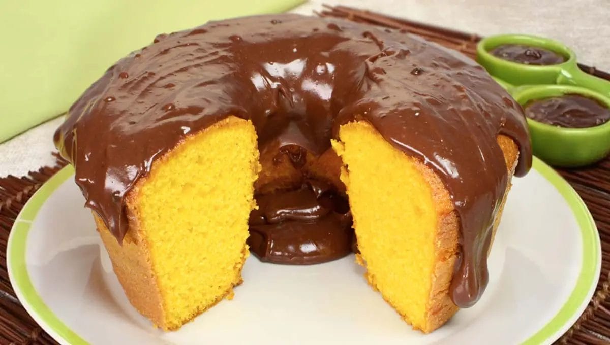 Bolo de cenoura Fit sem glúten e sem lactose, bem fofinho e fácil de fazer! Esse é pra ninguém passar vontade!