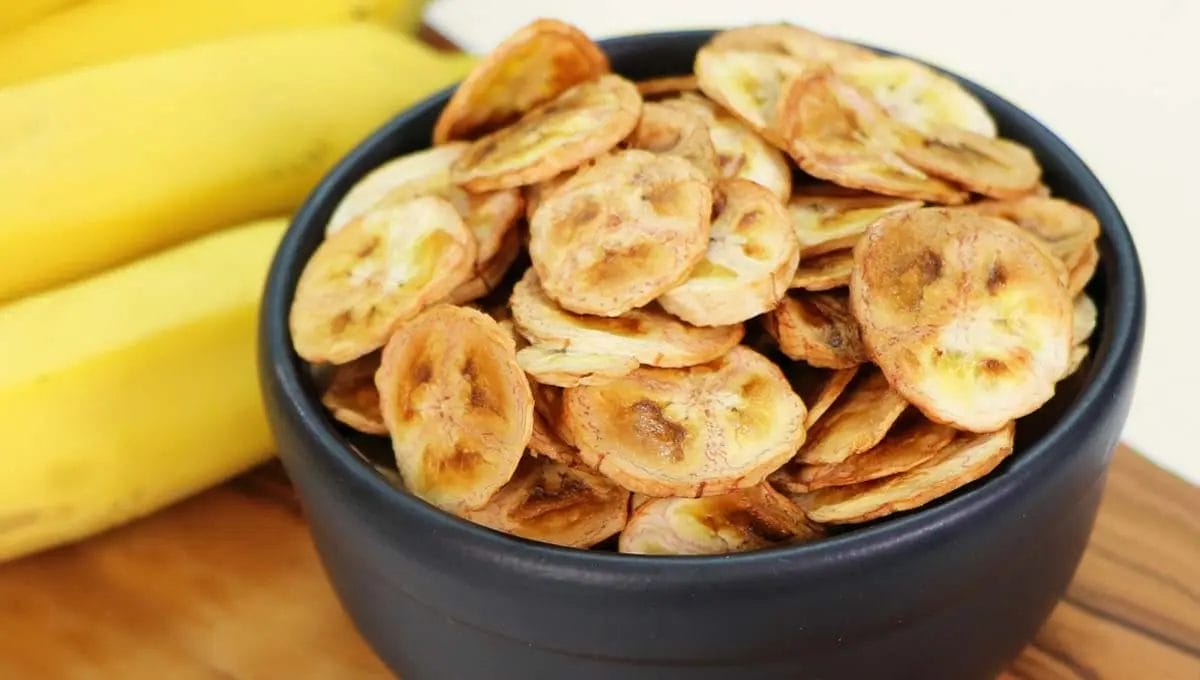 Chips de banana na AirFryer bem crocante, sequinho e sem gordura!