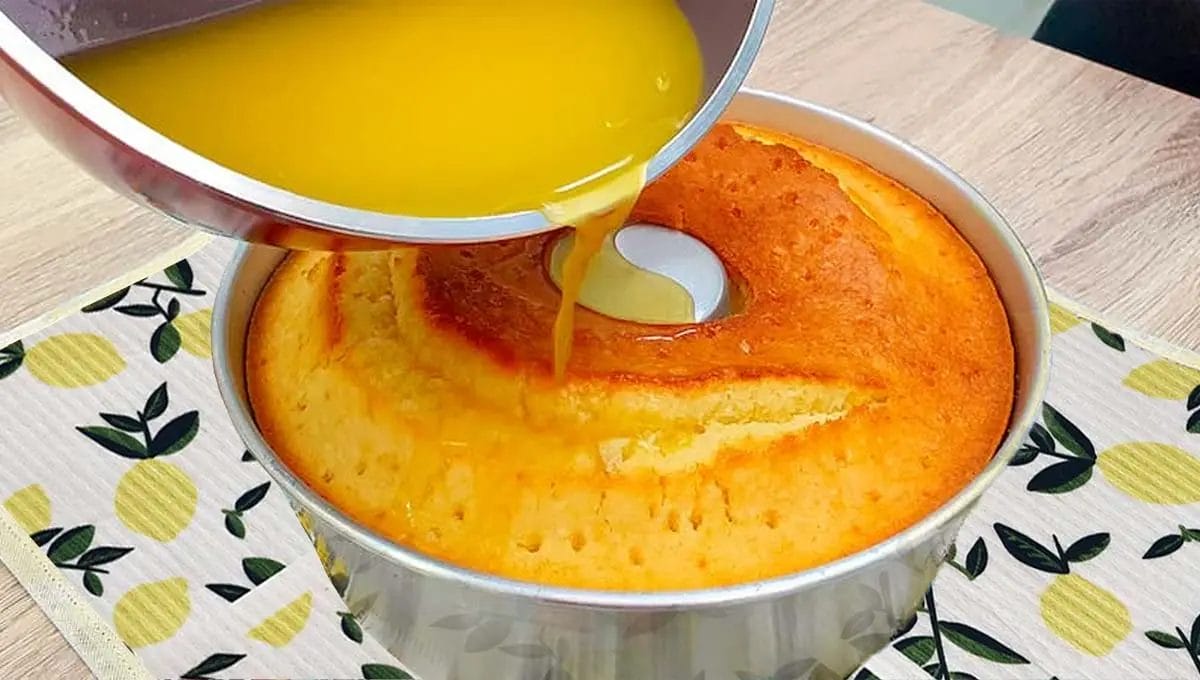 Bolo de laranja com farinha de arroz sem glúten, fofinho e molhadinho!