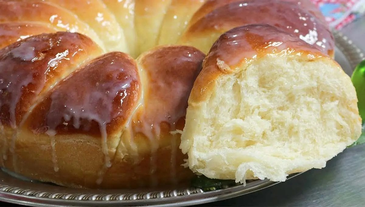 Pão doce caseiro que parece algodão! Massa fofinha feita com leite condensado e sem sova!